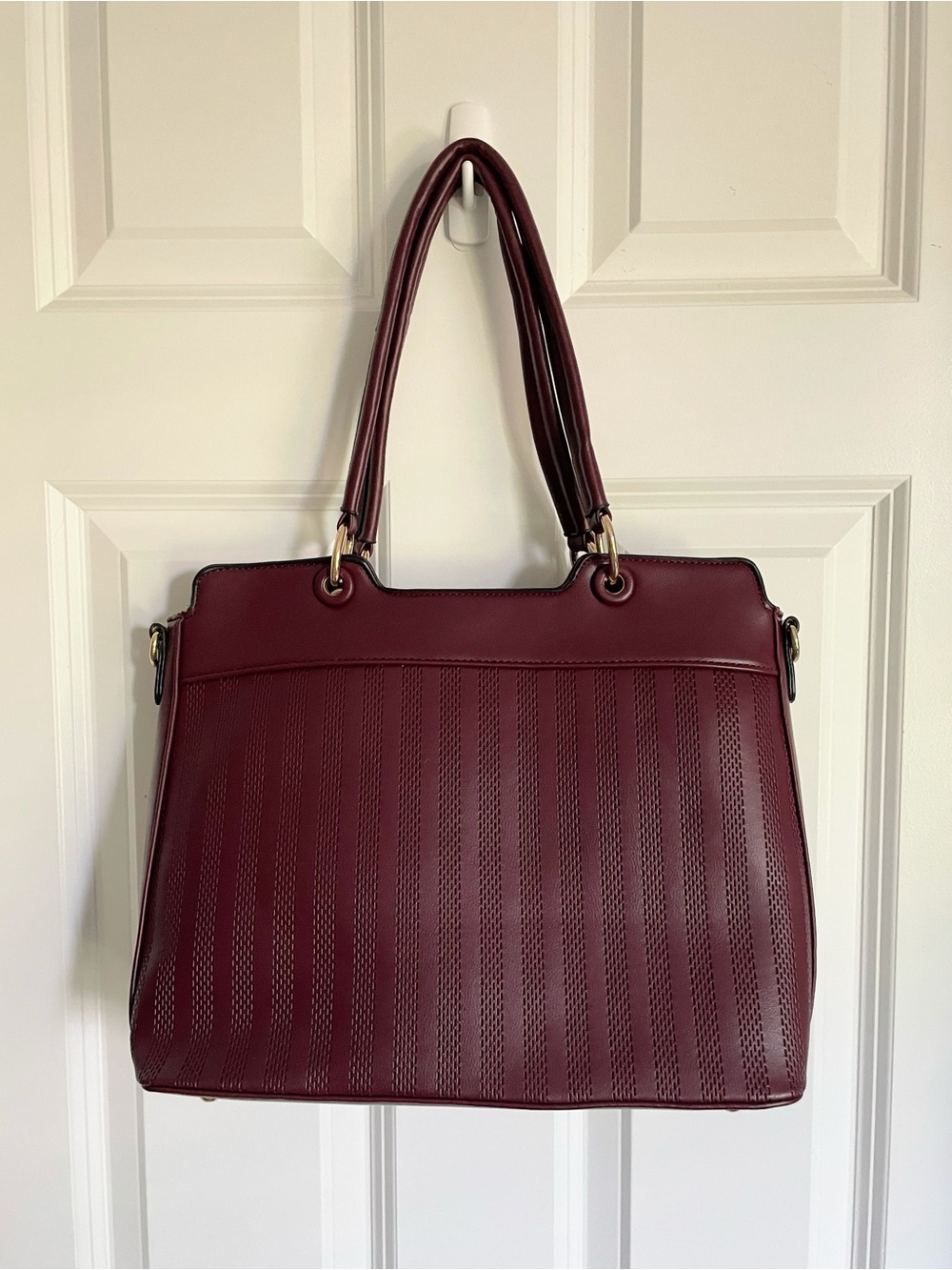 La Terre Women's Perforated Shoulder Tote w/ removable Crossbody Strap Burgundy